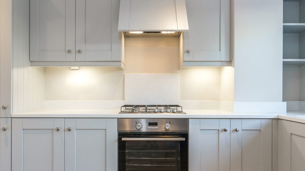 5 Different Types of Under-Cabinet Lighting 3 Types of Track Lighting: Advantages and Disadvantages