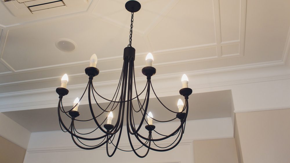 Why Are the Lights Dimming in My House? Can a Surge Protector Protect an Ungrounded Outlet?
